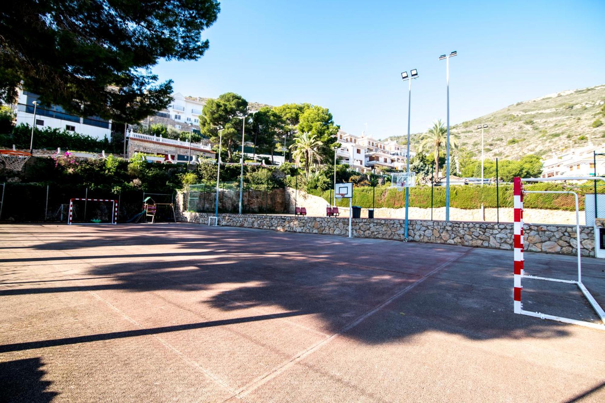 Piscina Urbanizacion De Lujo Cerca Del Mar Ferienhaus